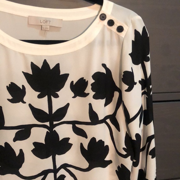 Black and white vintage throwback style LOFT blouse. XS - Picture 5 of 15